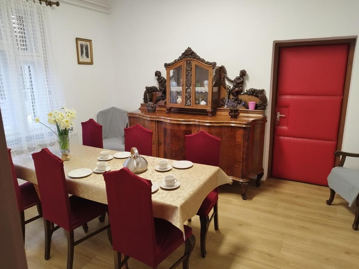 Tazlar Tartos Szegfu Vendeghaz, Maganszallas المظهر الخارجي الصورة
