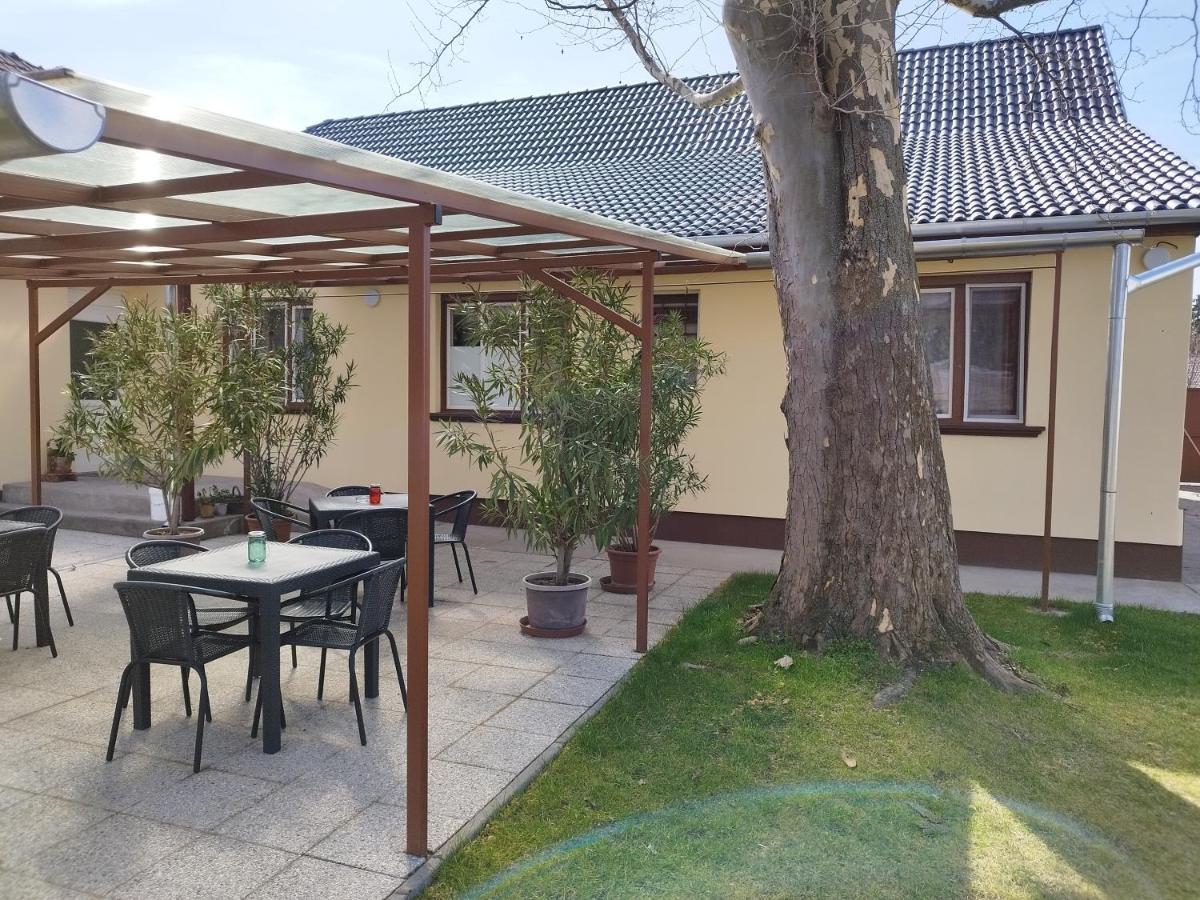 Tazlar Tartos Szegfu Vendeghaz, Maganszallas المظهر الخارجي الصورة