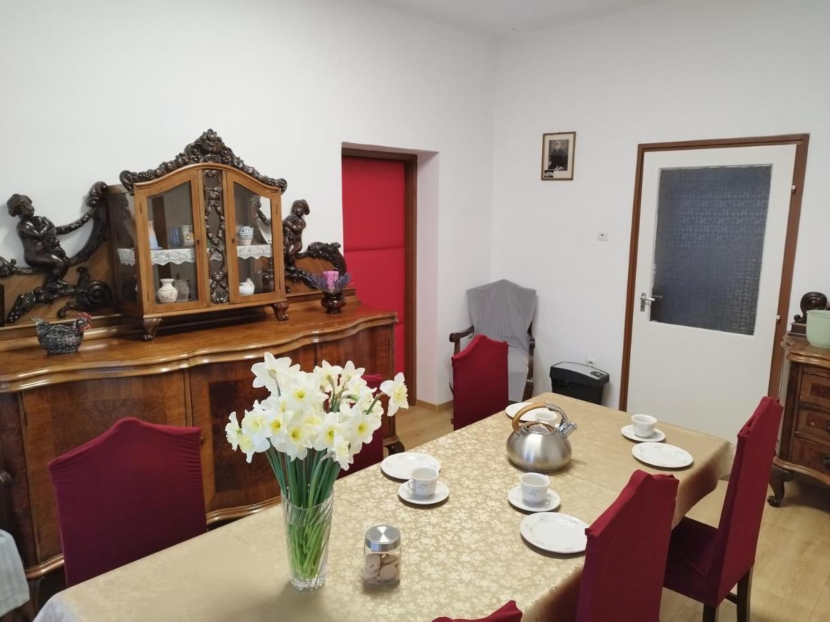 Tazlar Tartos Szegfu Vendeghaz, Maganszallas المظهر الخارجي الصورة