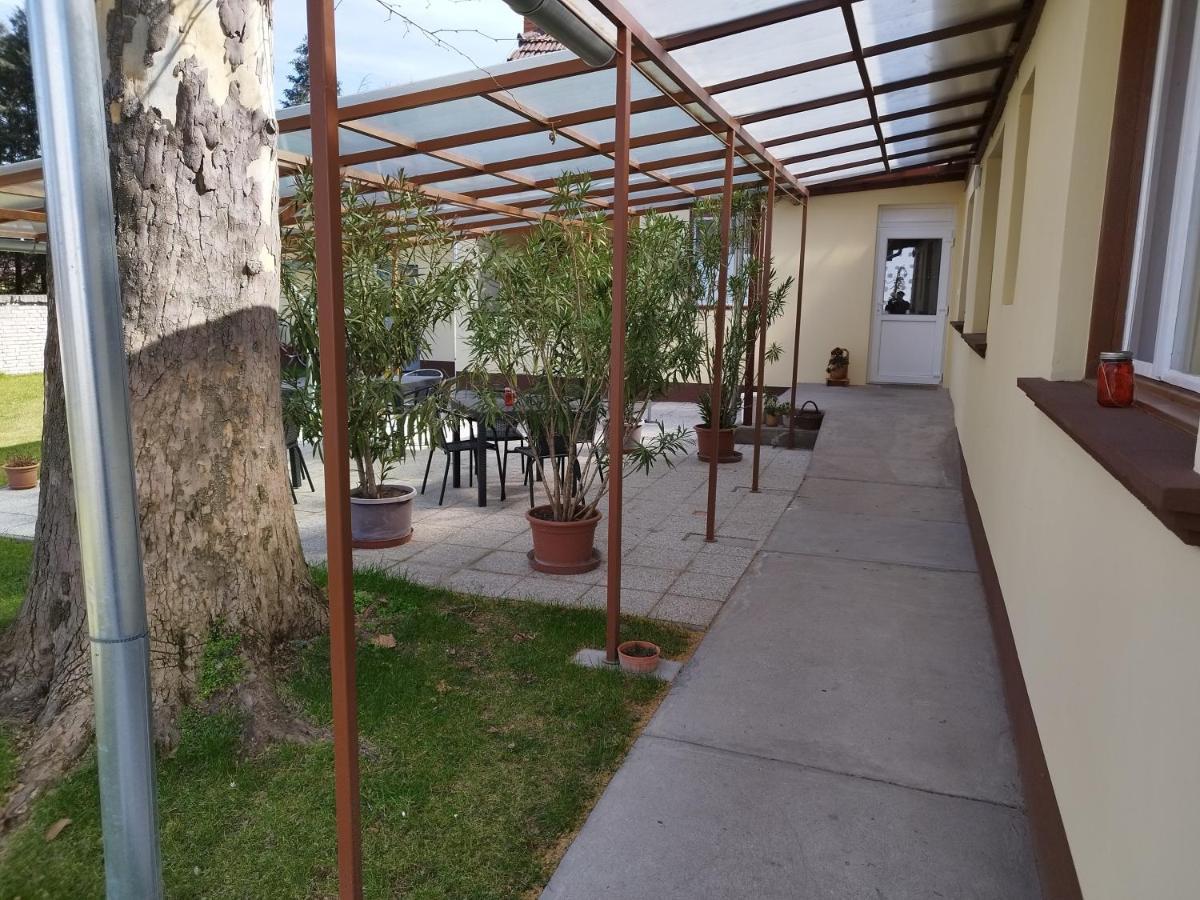 Tazlar Tartos Szegfu Vendeghaz, Maganszallas المظهر الخارجي الصورة