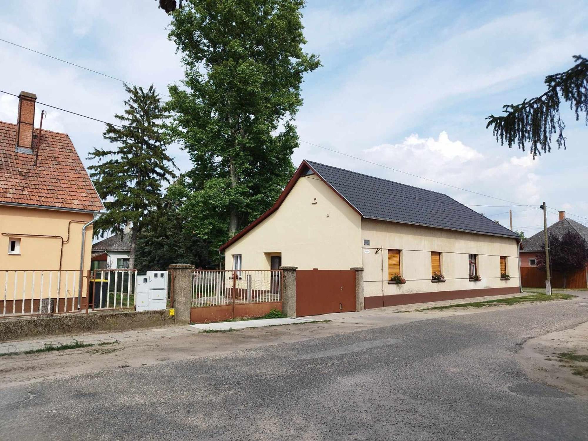 Tazlar Tartos Szegfu Vendeghaz, Maganszallas المظهر الخارجي الصورة